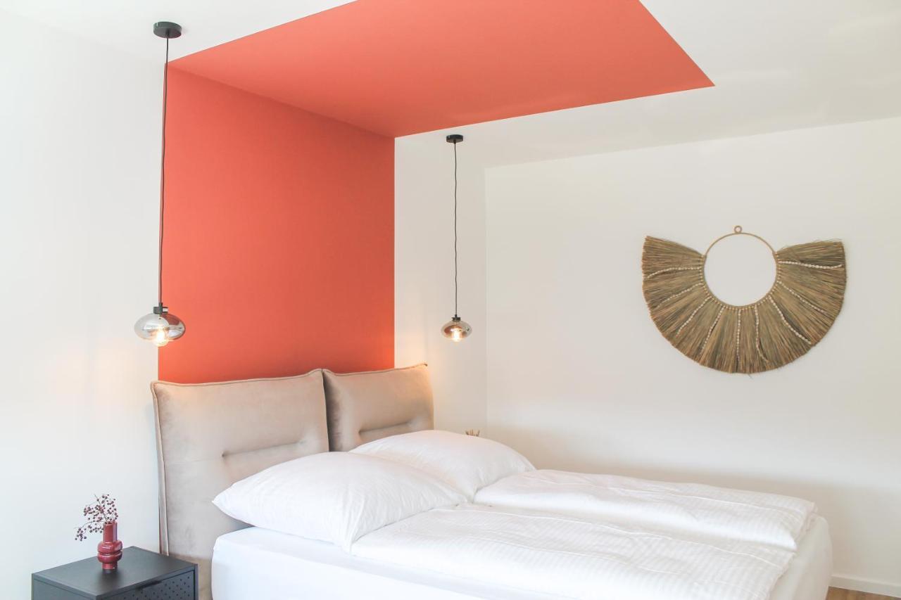 African-Style Apartment - Stadtnah, Parkplatz, E-Ladestation Fuer Auto & Fahrraeder, Gitterbox Fuer Fahrraeder, Fitnessstudio Koblenz  Eksteriør bilde