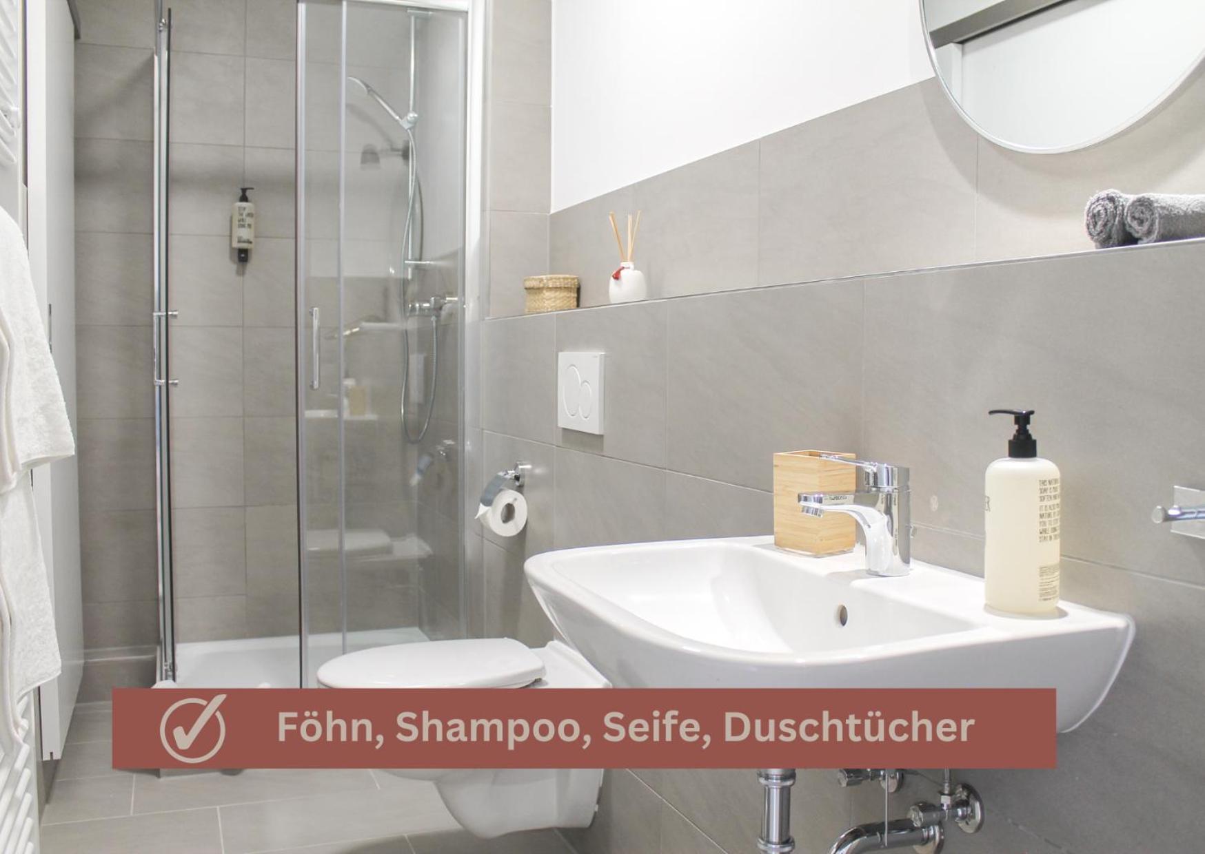 African-Style Apartment - Stadtnah, Parkplatz, E-Ladestation Fuer Auto & Fahrraeder, Gitterbox Fuer Fahrraeder, Fitnessstudio Koblenz  Eksteriør bilde